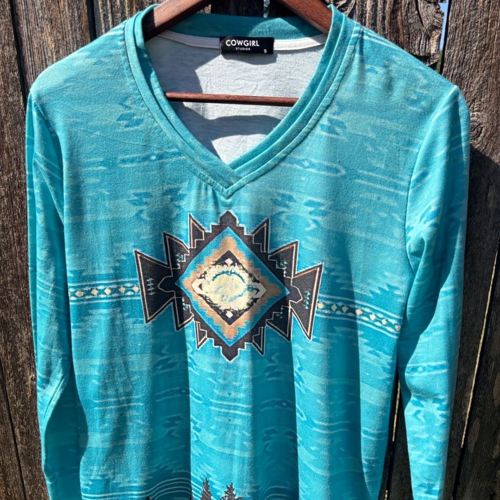 Cowgirl Studios Long Sleeve Top Women S Turquoise Southwestern Graphic - Picture 8 of 12
